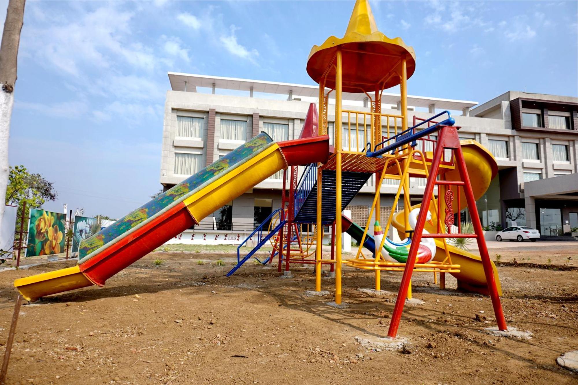 The Aanandam Hotel Resort Itārsi المظهر الخارجي الصورة